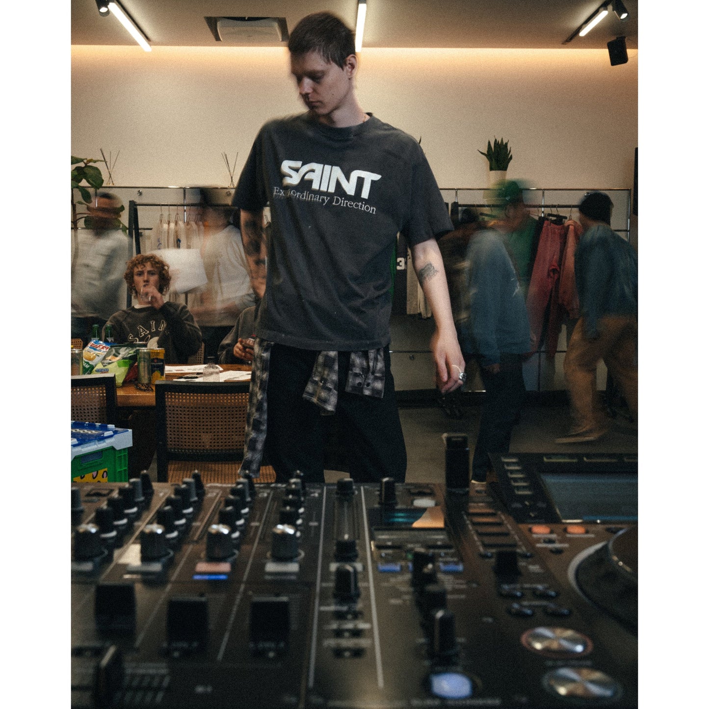 SS T-SHIRT/EMBROIDERY / BLACK