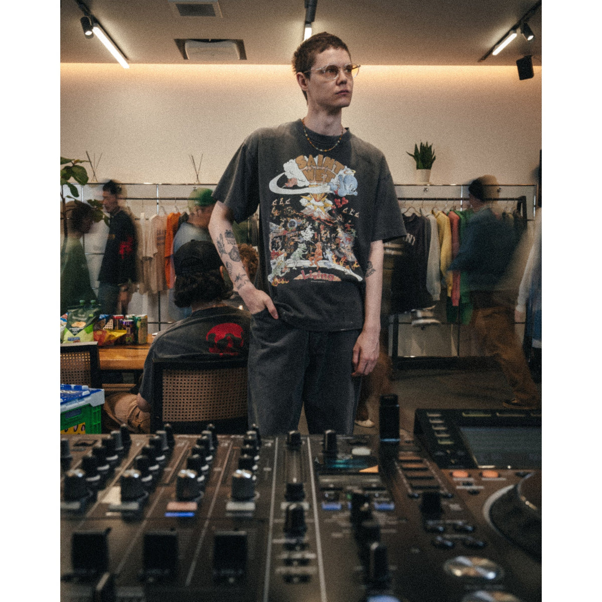 SS T-SHIRT/LIVING / BLACK