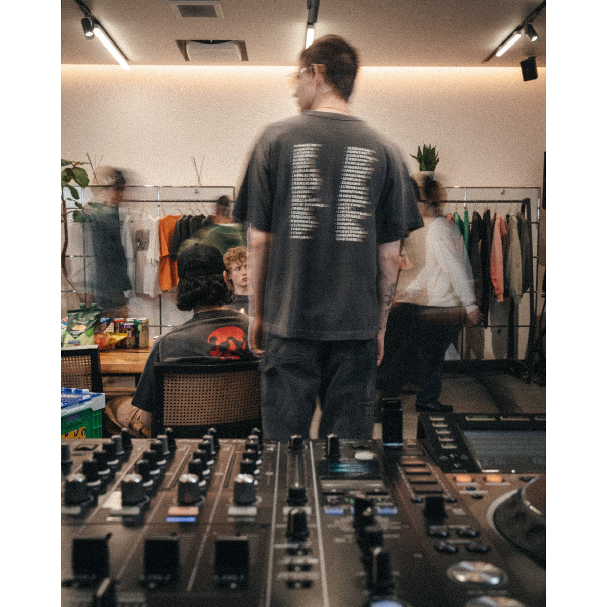 SS T-SHIRT/LIVING / BLACK