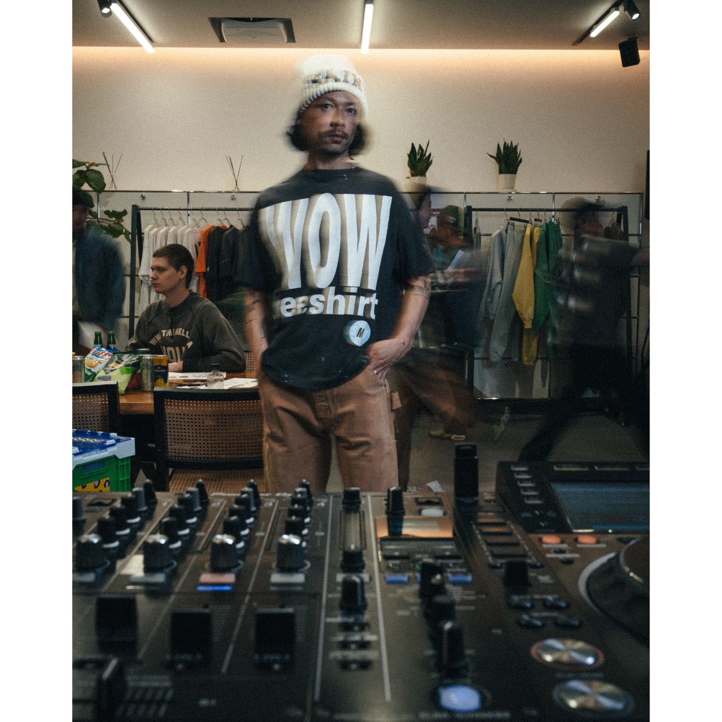 SS T-SHIRT/WOW / BLACK