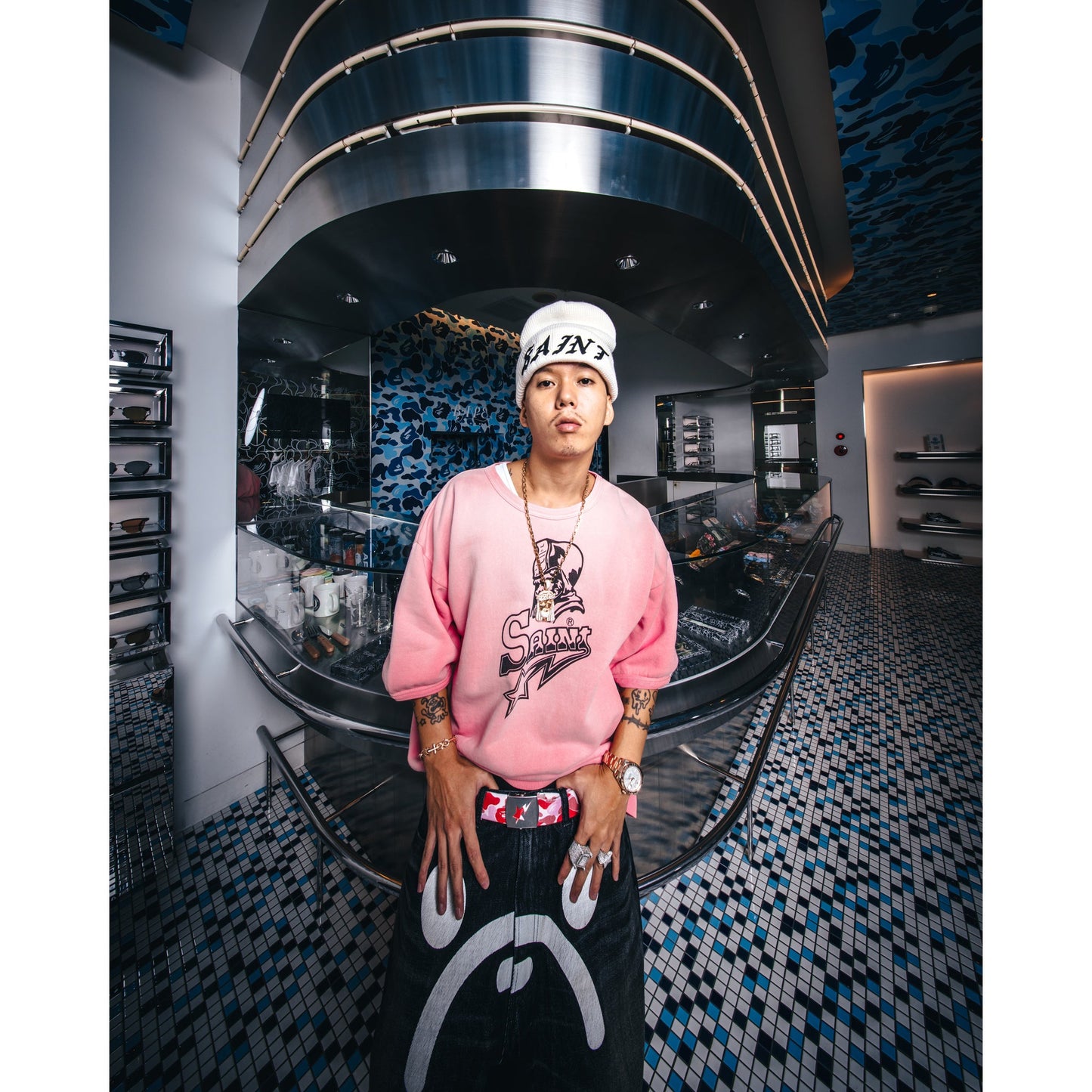 SAINT Mxxxxxx x A BATHING APE® BAPE_SS CRW N SWT/SNT STAR / PINK