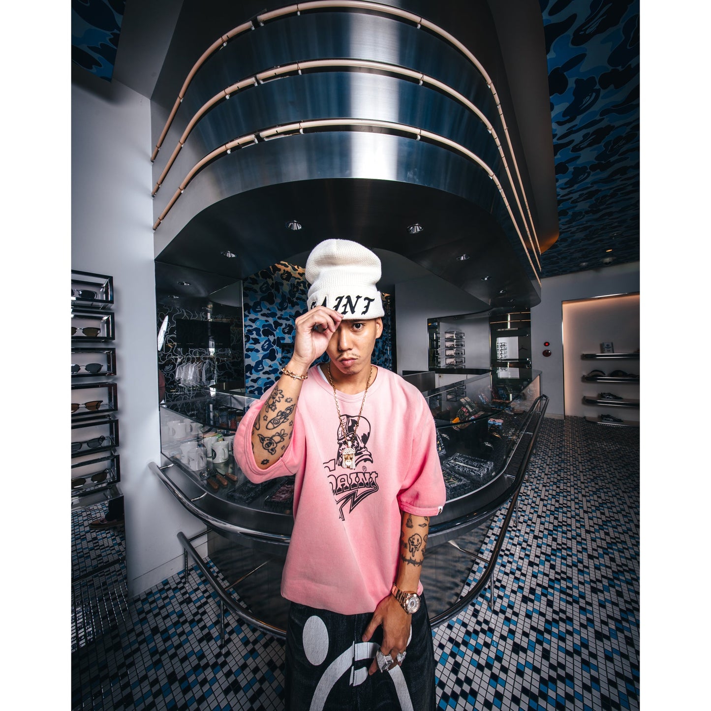 SAINT Mxxxxxx x A BATHING APE® BAPE_SS CRW N SWT/SNT STAR / PINK