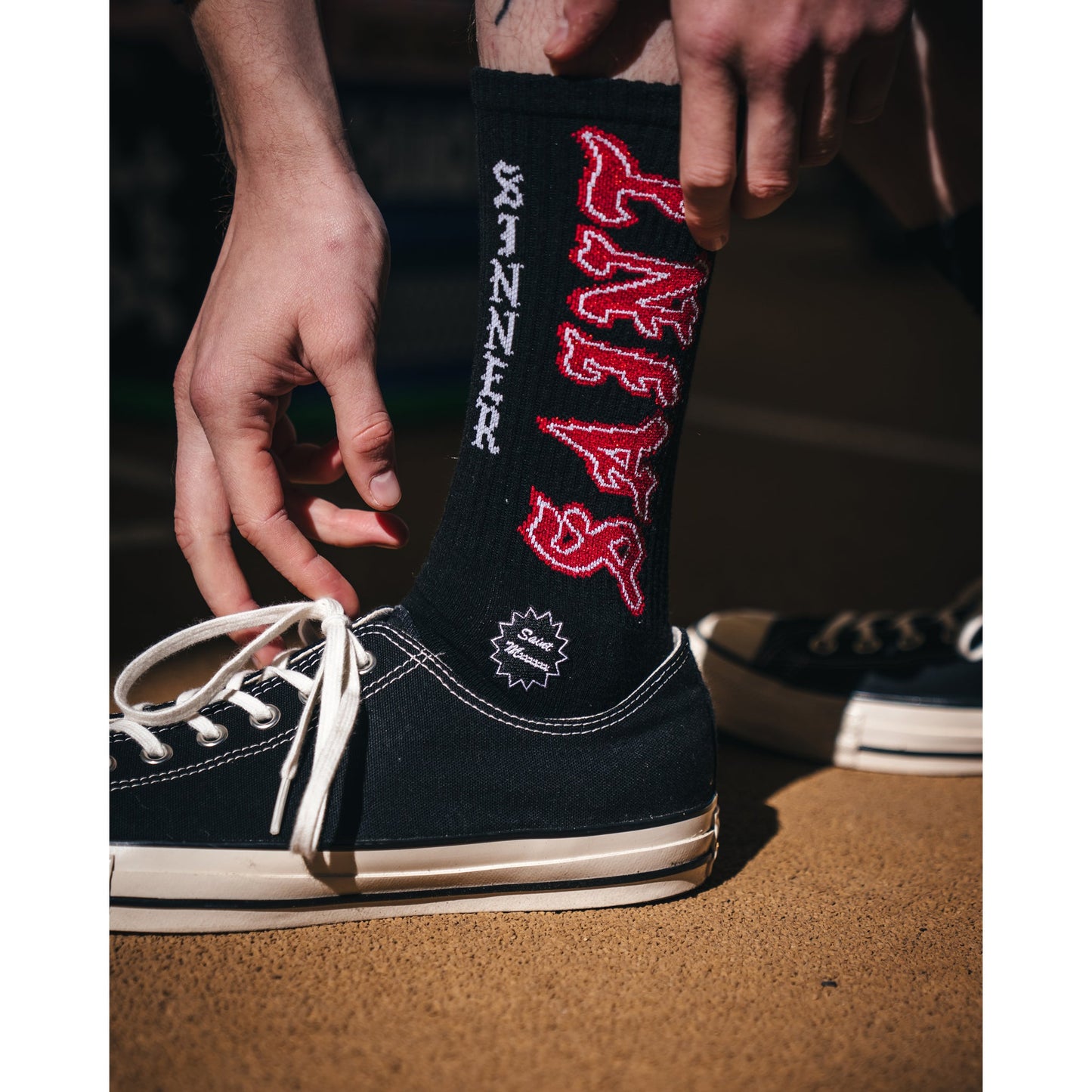 SOCKS/SAINT / BLACK+RED