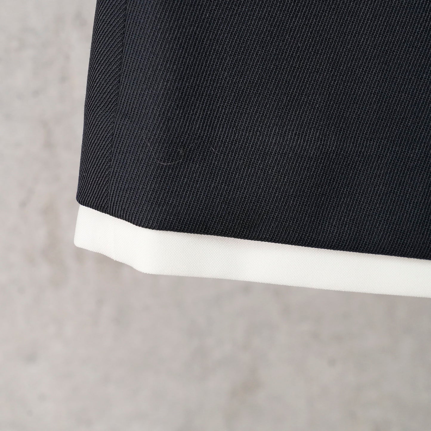 BARLOWE SKIRT / BLACK