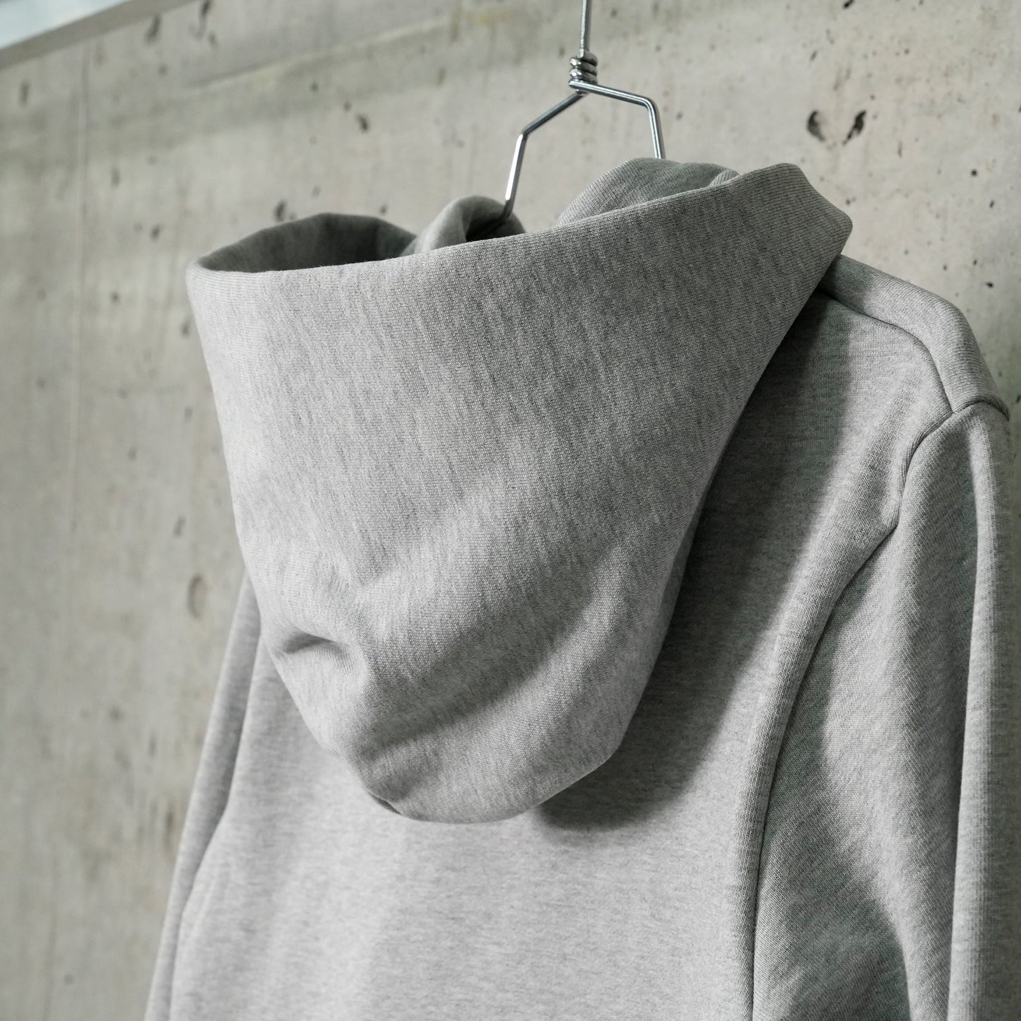 RIBBON ZIP HOODIE / GRAY