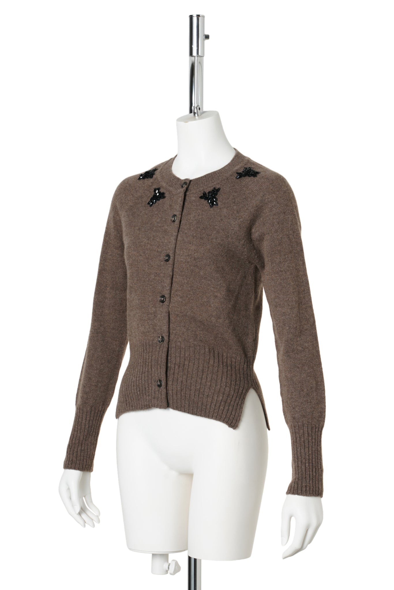RELAXED CASHMERE CARDIGAN W/EMB / PEAT/JET