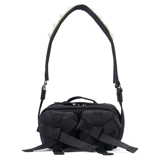 CLASSIC BOW CROSSBODY BAG W / 151:BLACK/PEARL