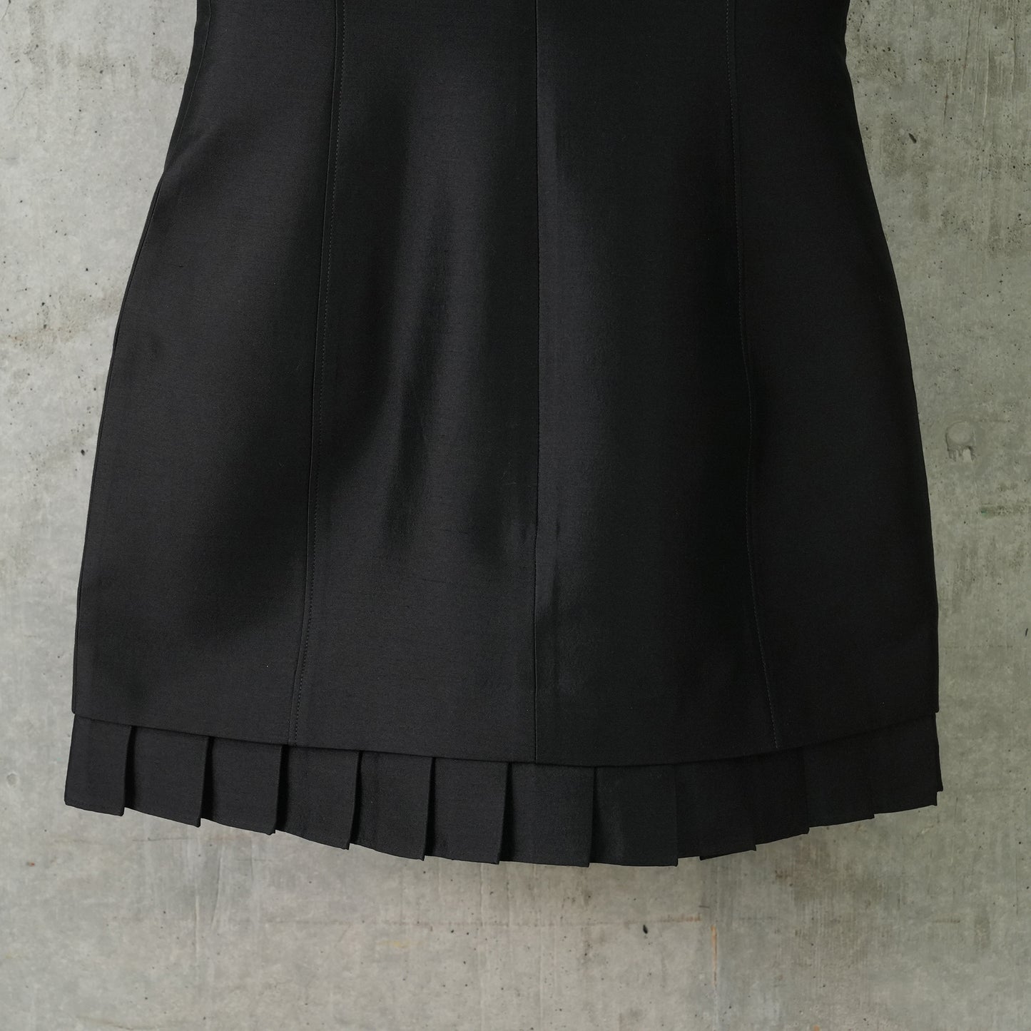 SLEEVELESS DRESS / BLACK