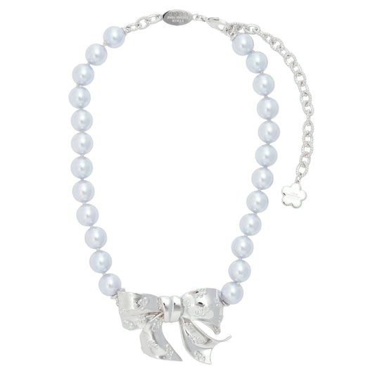 SHUSHU/TONG x YVMIN EMBOSSED FLORAL BOW PEARL NECKLACE / SILVER