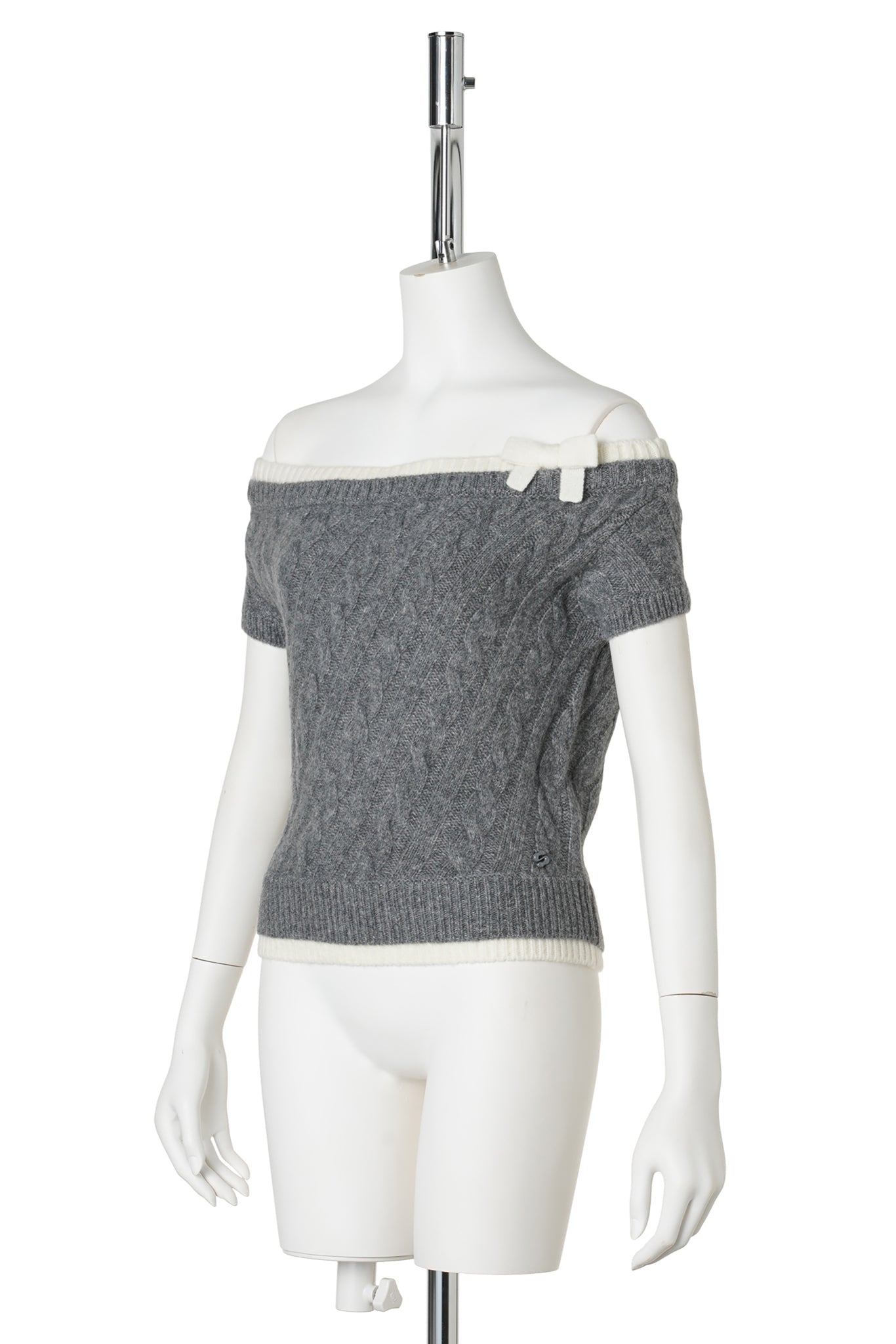 BOW OFF-SHOULDER KNIT CROP TOP / GREY