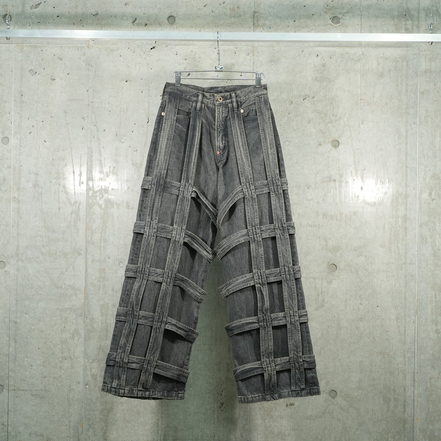 CAGED DENIM PANTS / BLACK