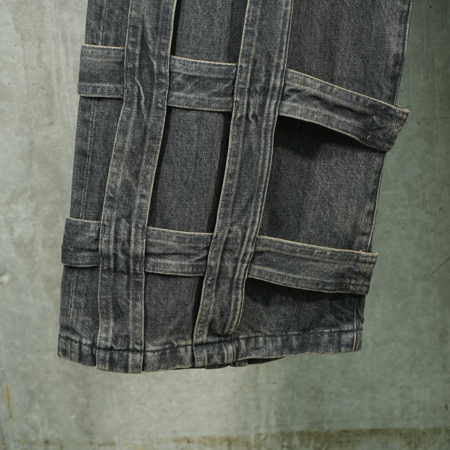 CAGED DENIM PANTS / BLACK