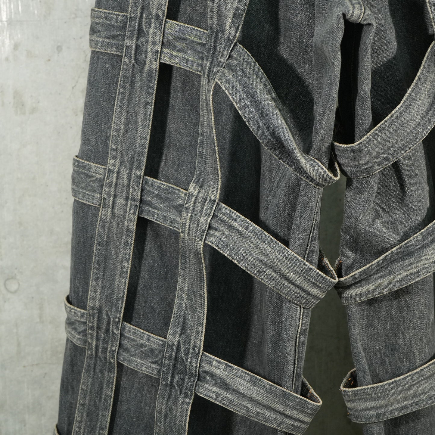 CAGED DENIM PANTS / BLACK