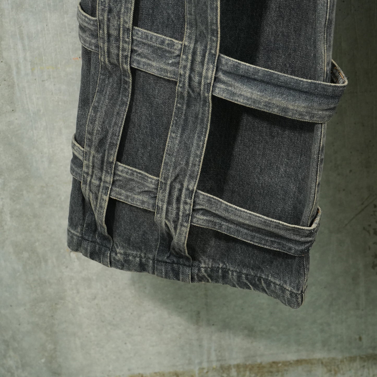 CAGED DENIM PANTS / BLACK