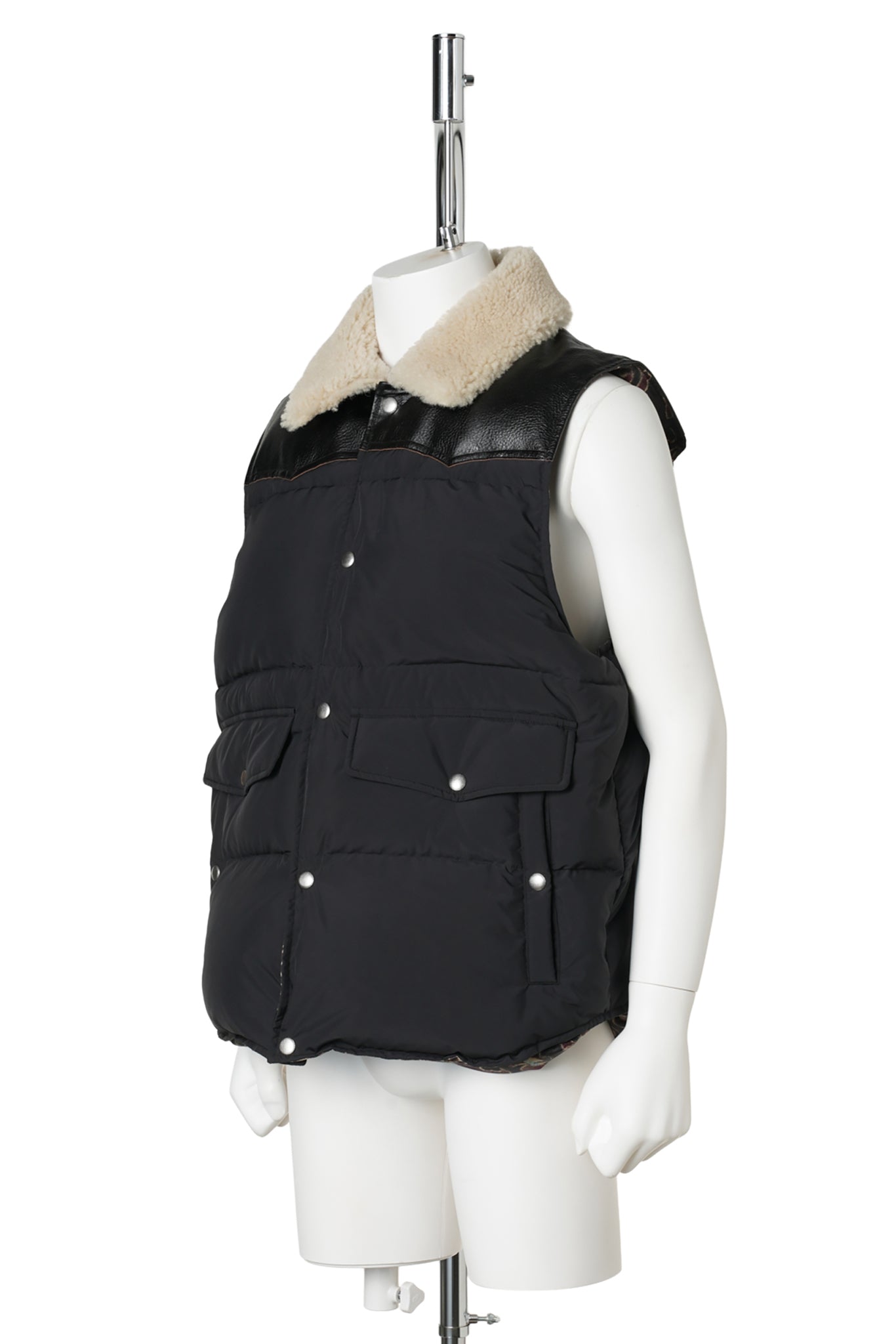 DOWN VEST / BLACK