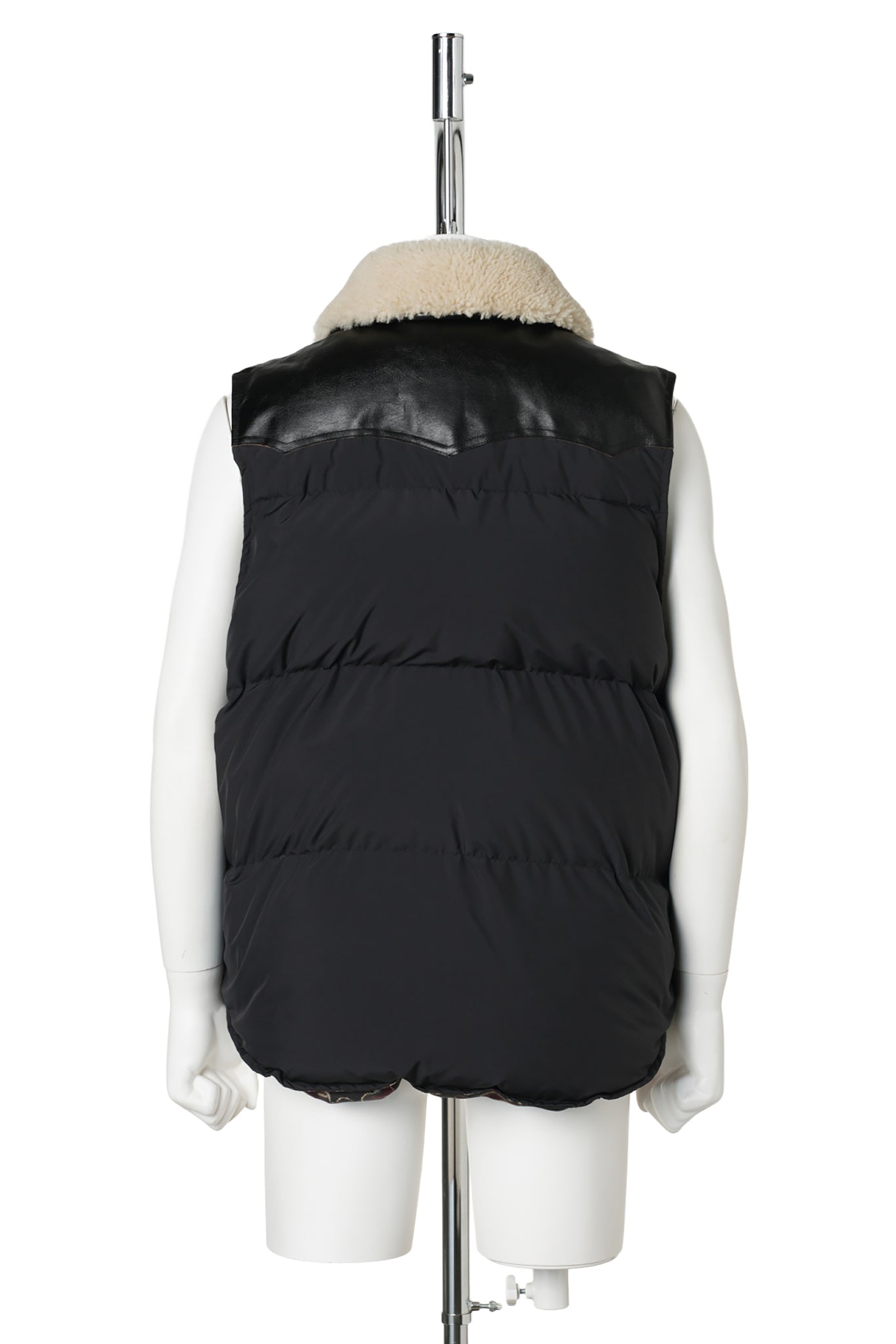 DOWN VEST / BLACK