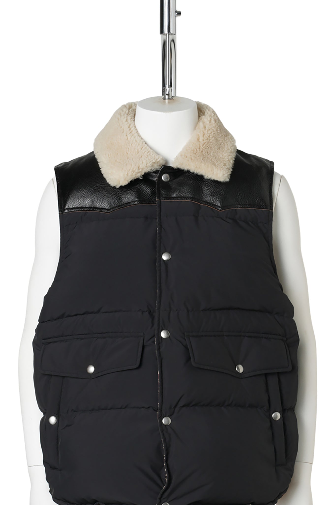 DOWN VEST / BLACK