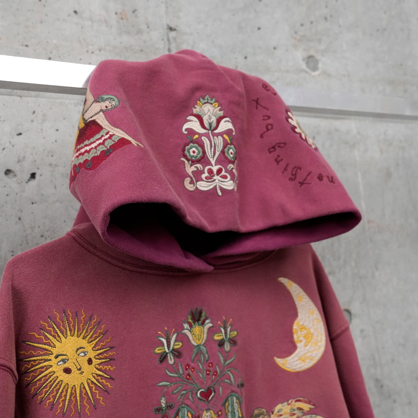 BURGUNDY HOODIE / MULTI