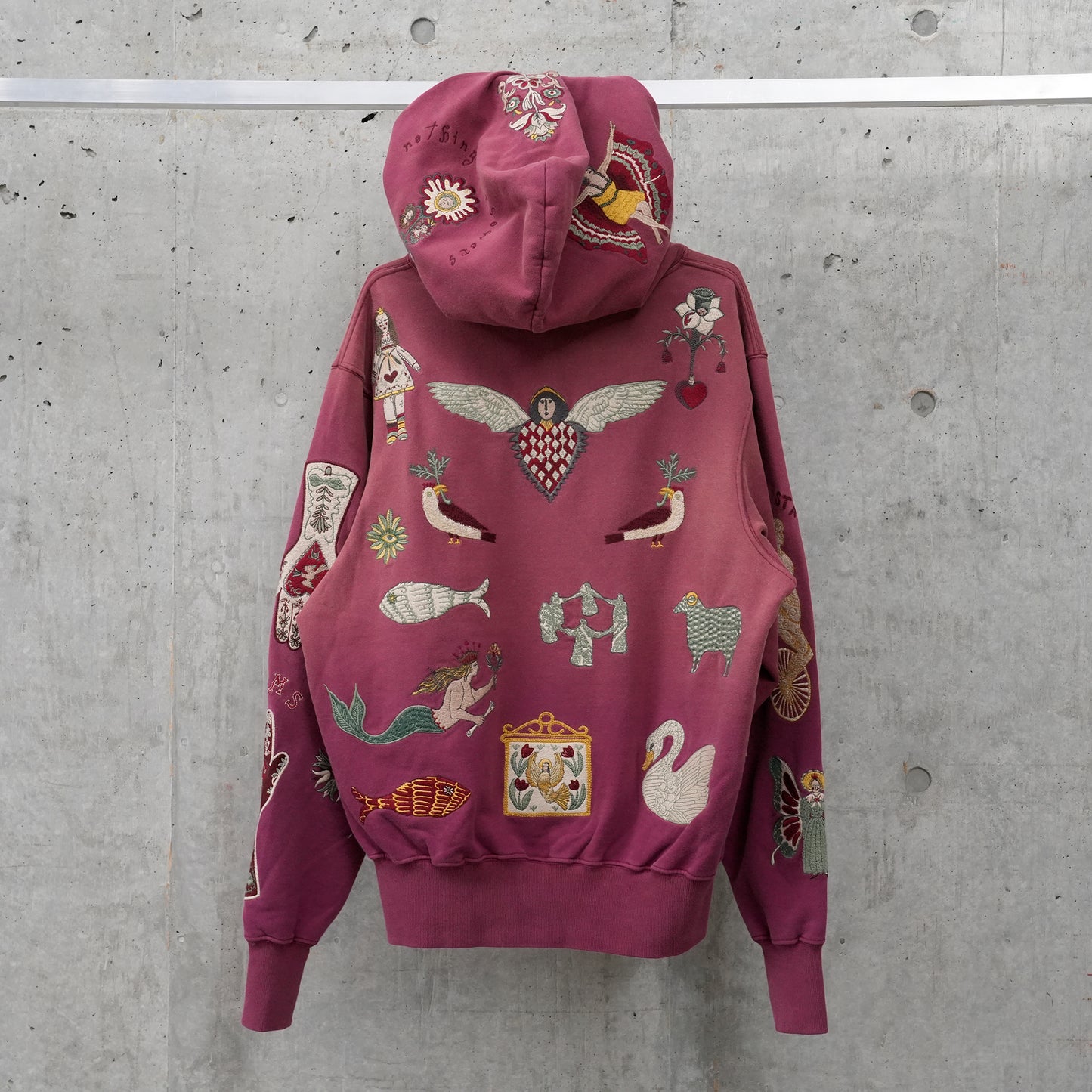 BURGUNDY HOODIE / MULTI