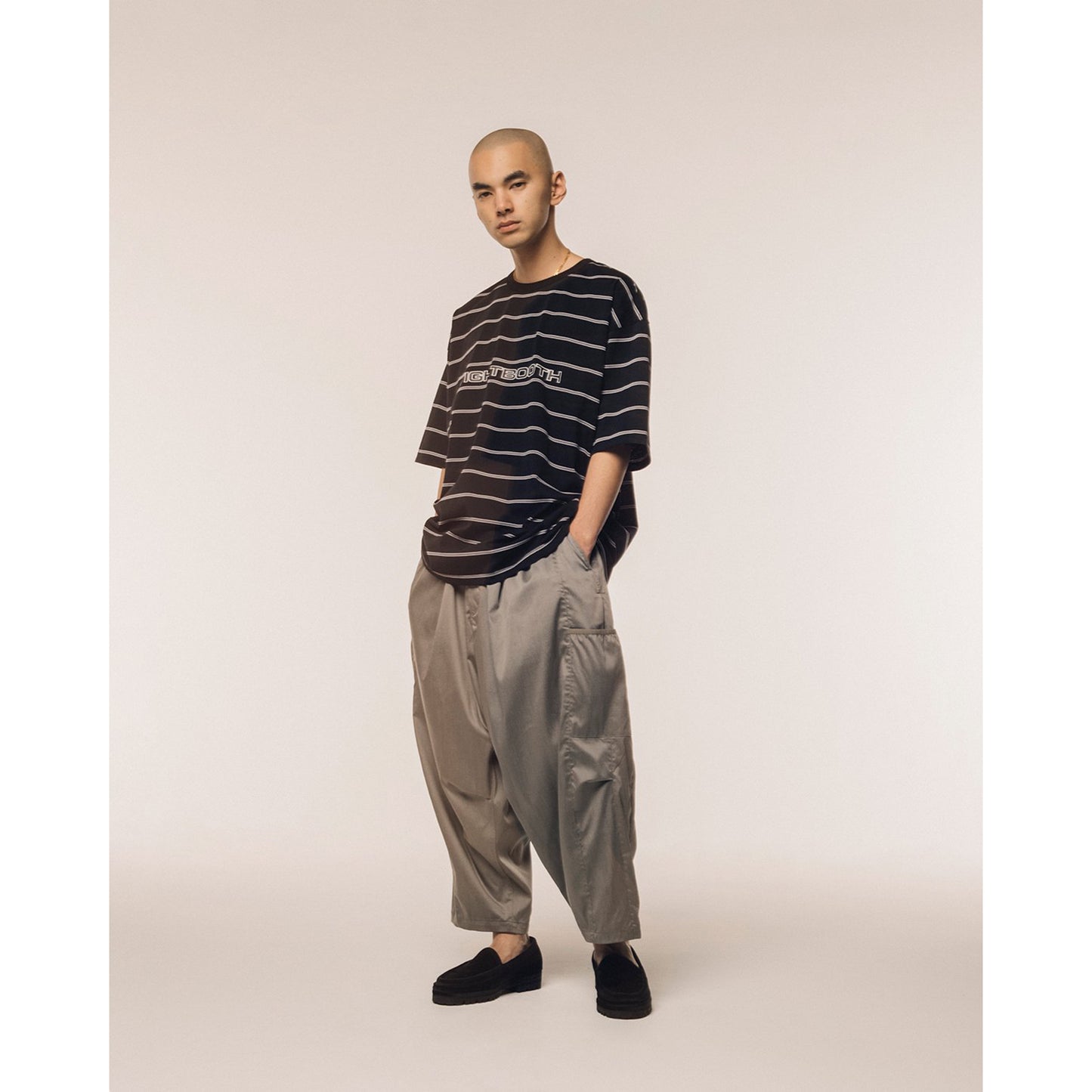 STRIPE CROPPED CARGO PANTS / GREY