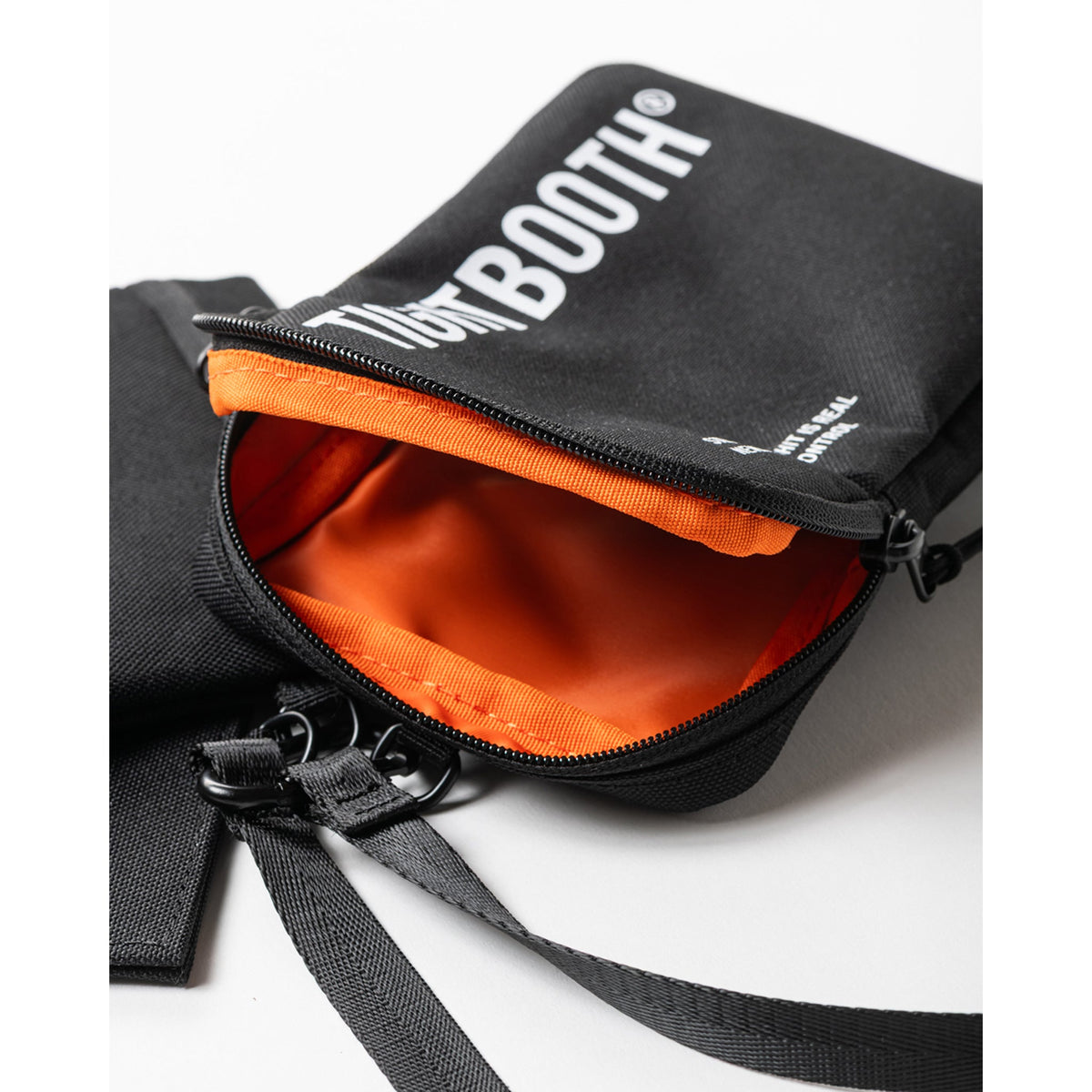 TRIPELE STACK POUCH / BLACK