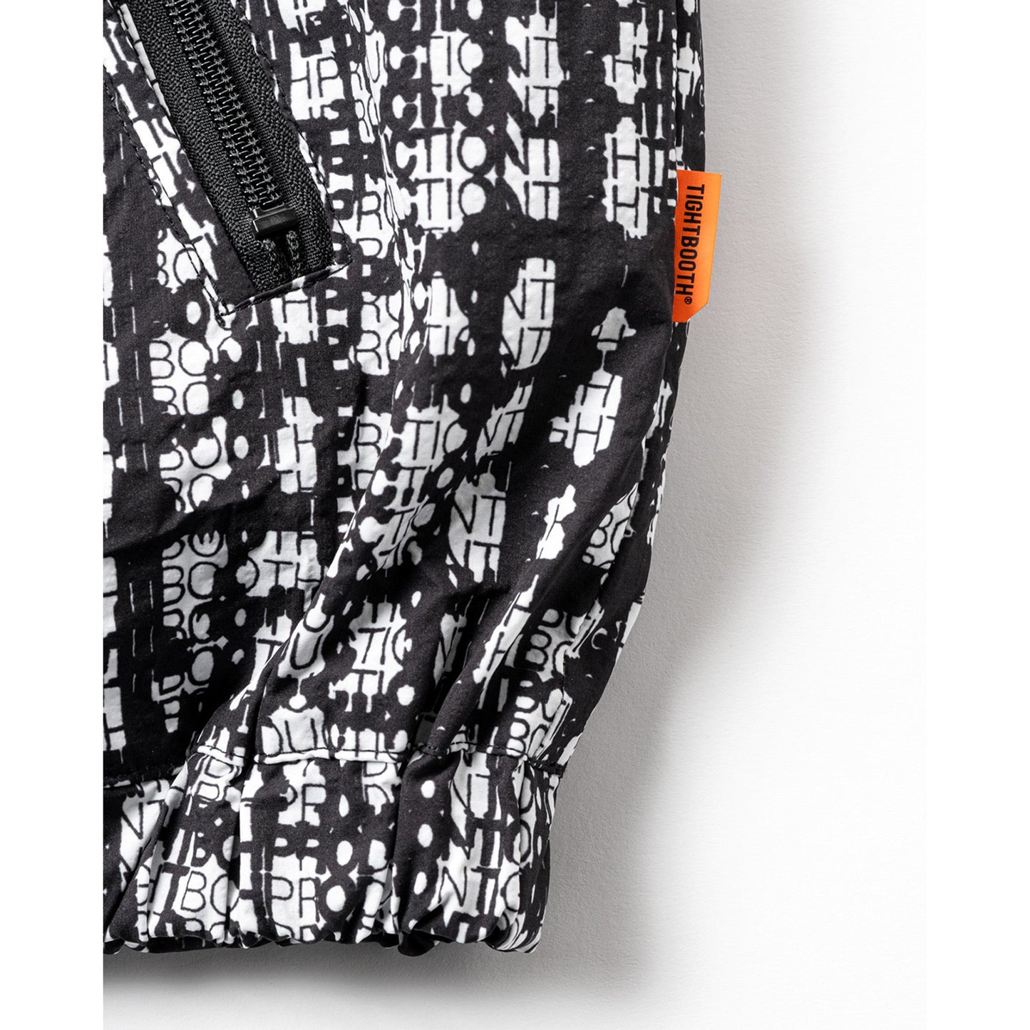 BLEEDING LOGO JACKET / BLACK