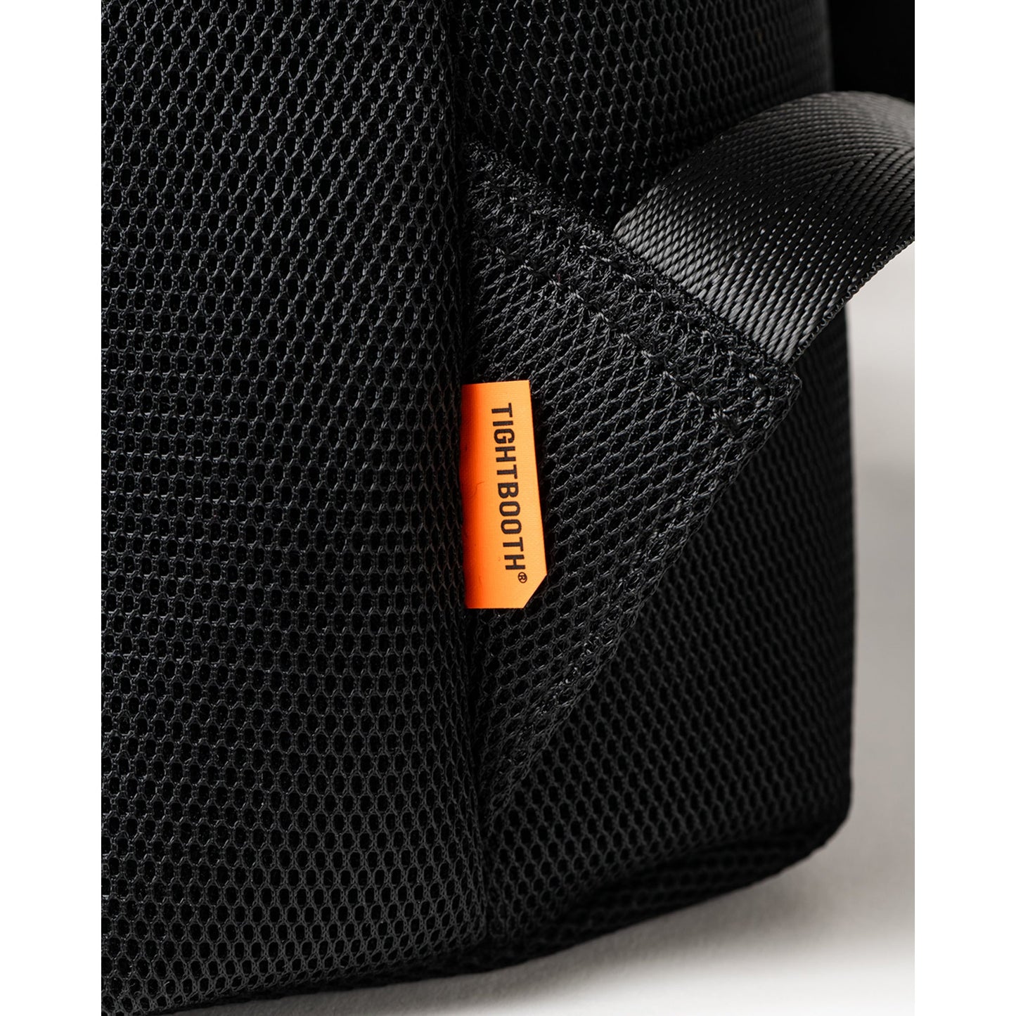 LOGO MESH KNAPSACK / BLACK