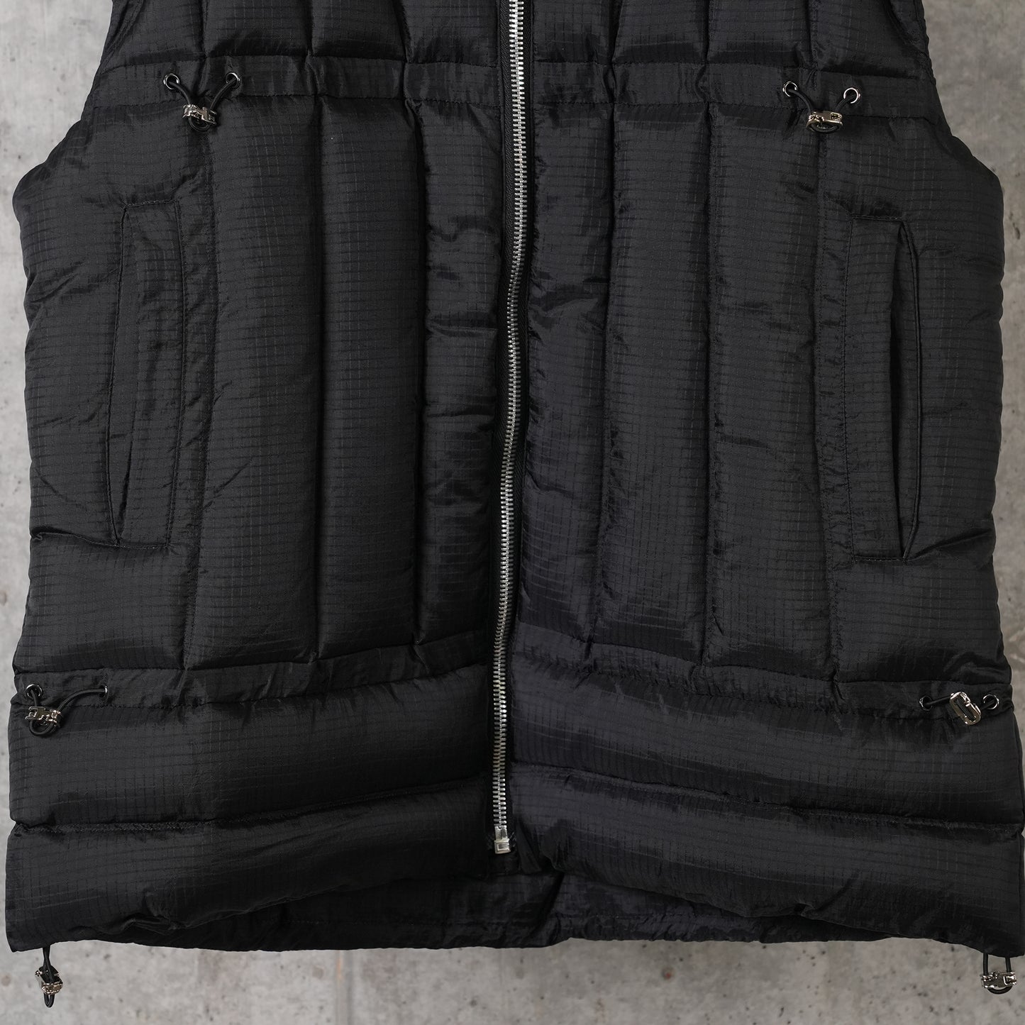 WAR LIFE DOWN VEST / BLACK