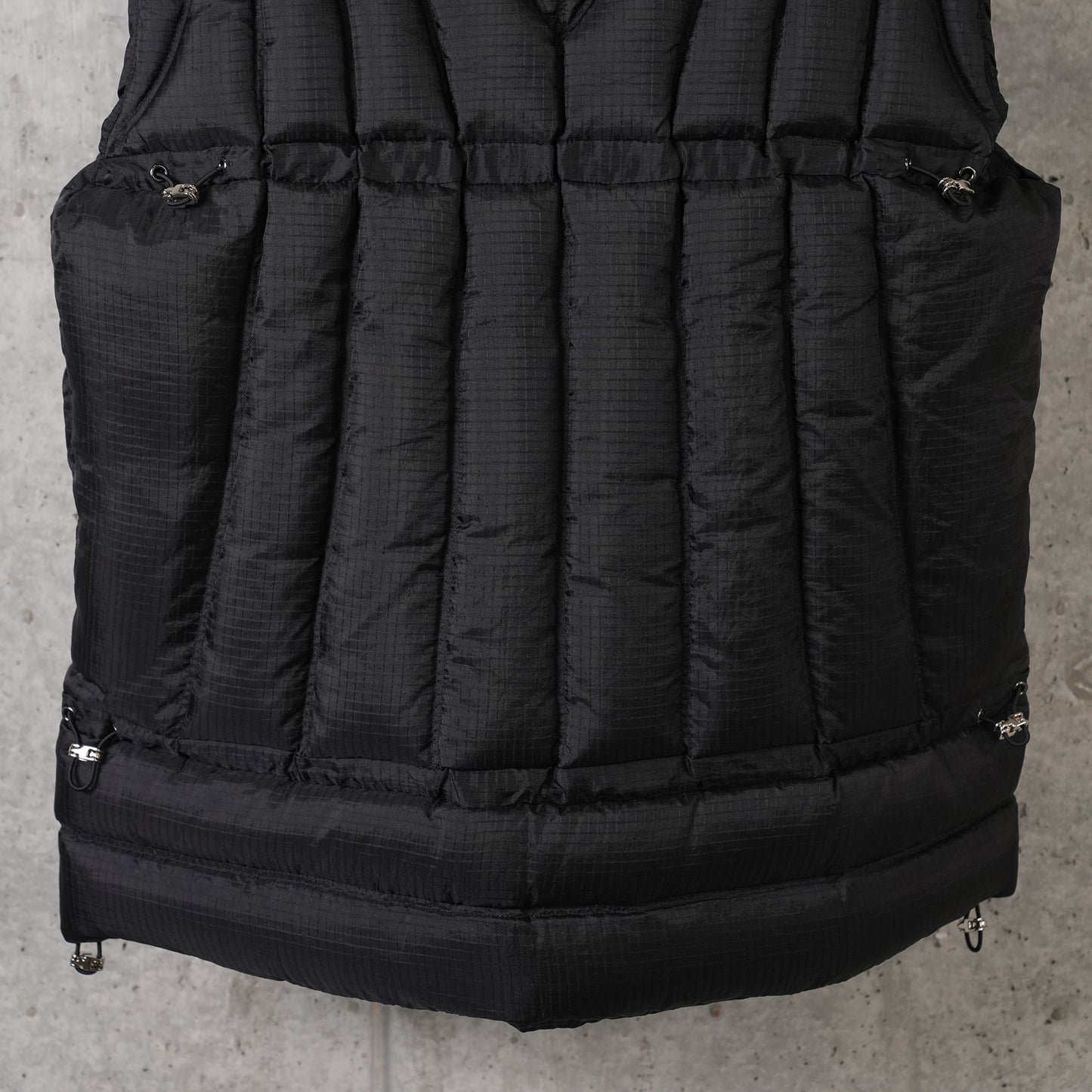 WAR LIFE DOWN VEST / BLACK