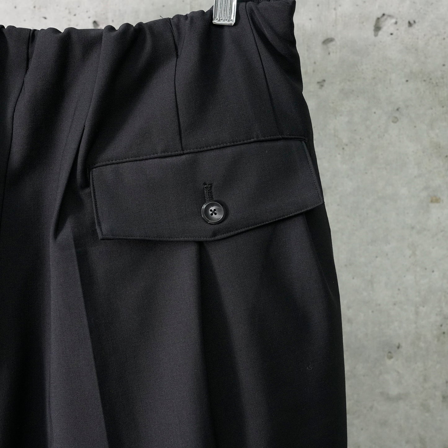 WAIST GATHERED WIDE PANTS / BLACK