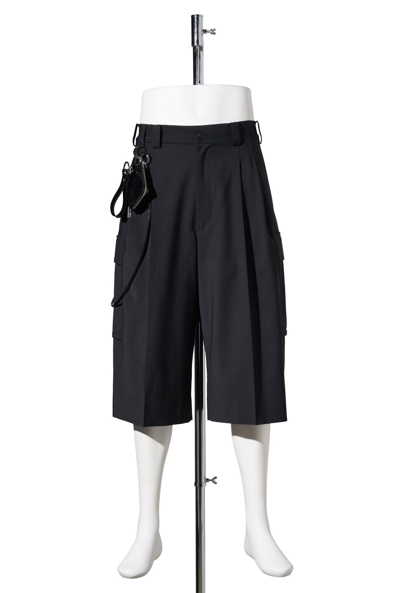 WIDE CARGO SHORTS / BLACK
