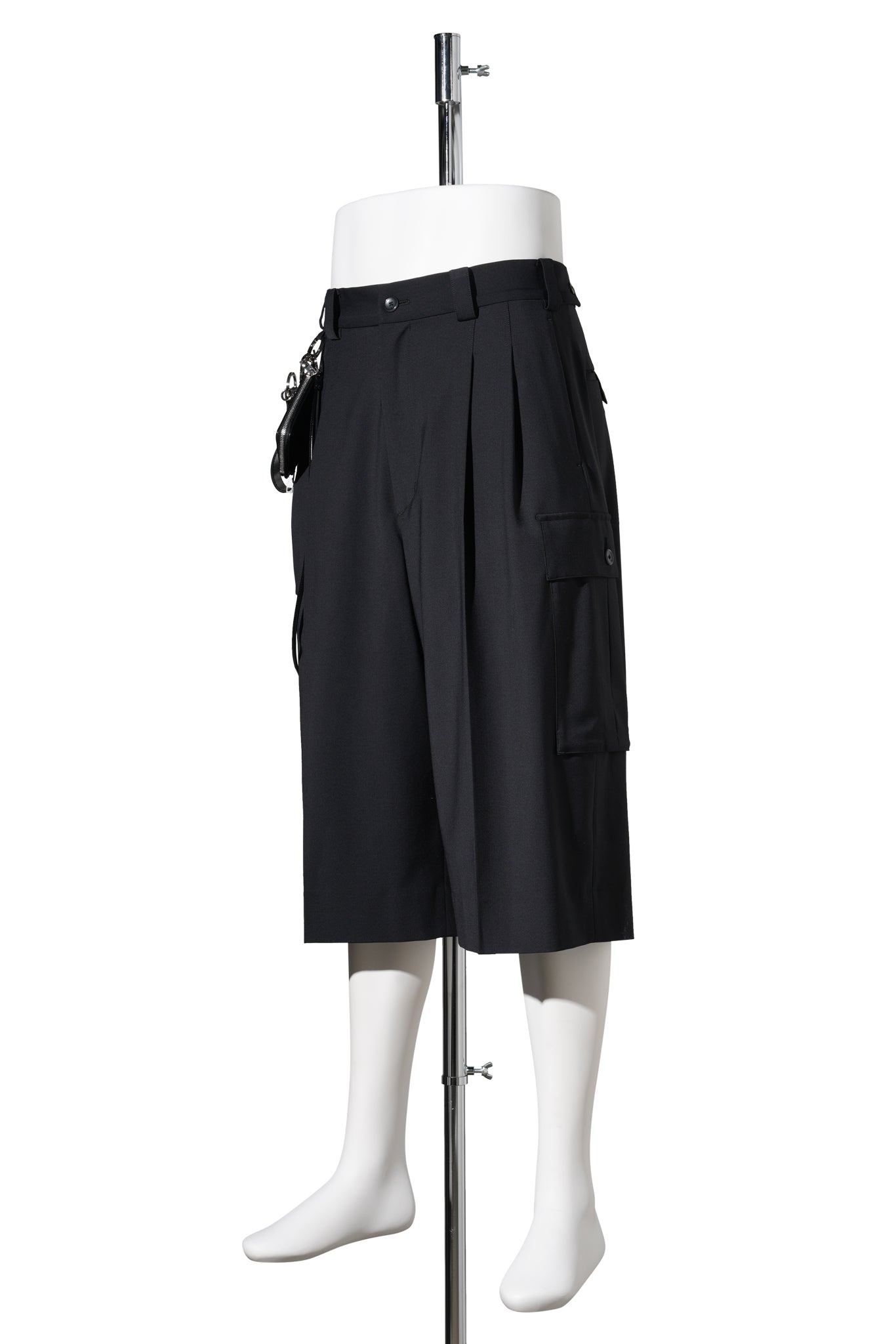 WIDE CARGO SHORTS / BLACK