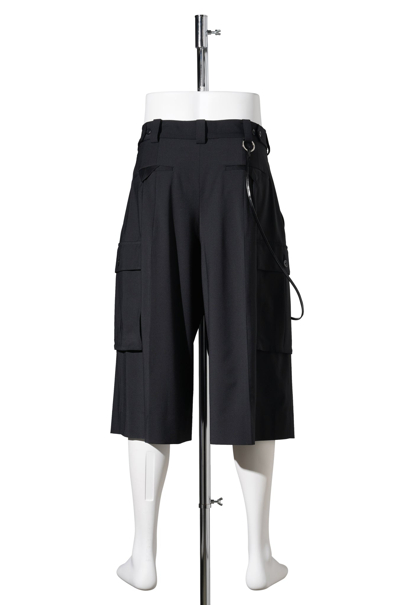 WIDE CARGO SHORTS / BLACK