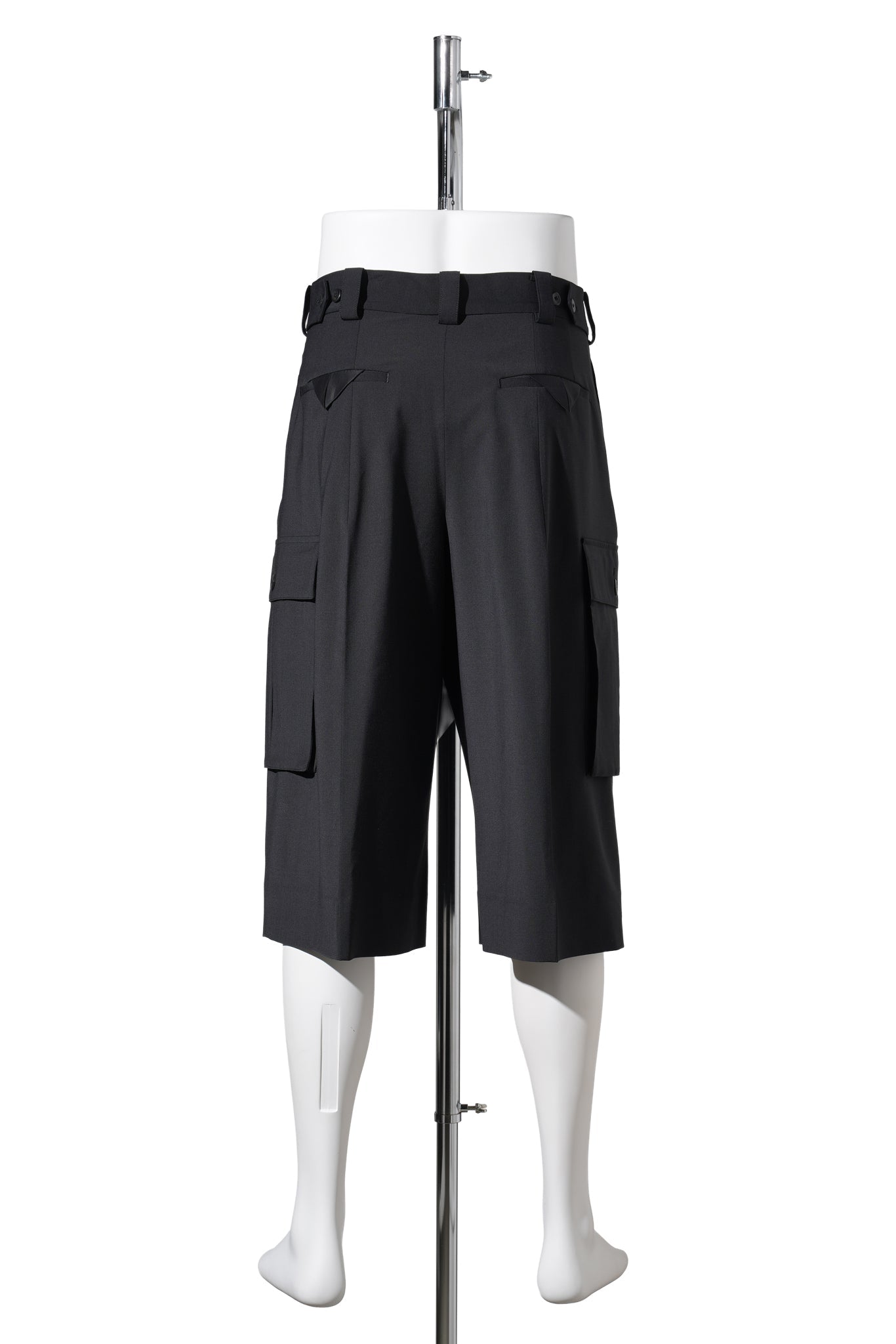 WIDE CARGO SHORTS / BLACK
