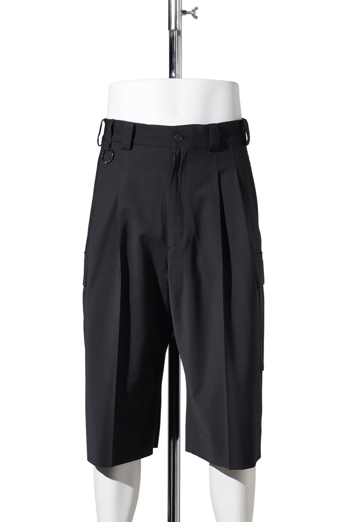 WIDE CARGO SHORTS / BLACK