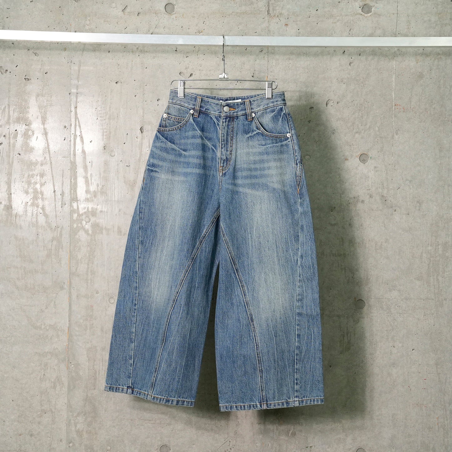 DARK BLUE LOOSE NINE-CENT JEANS / DARK BLUE