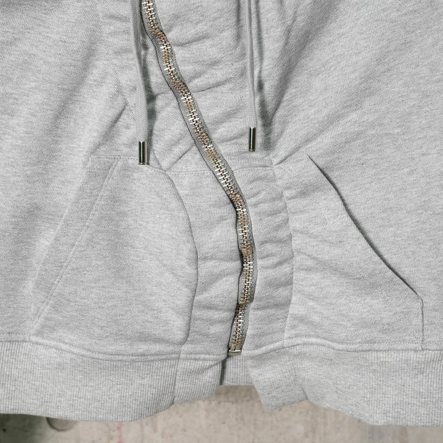 GRAY RUCHED ZIP HOODIE / GRAY