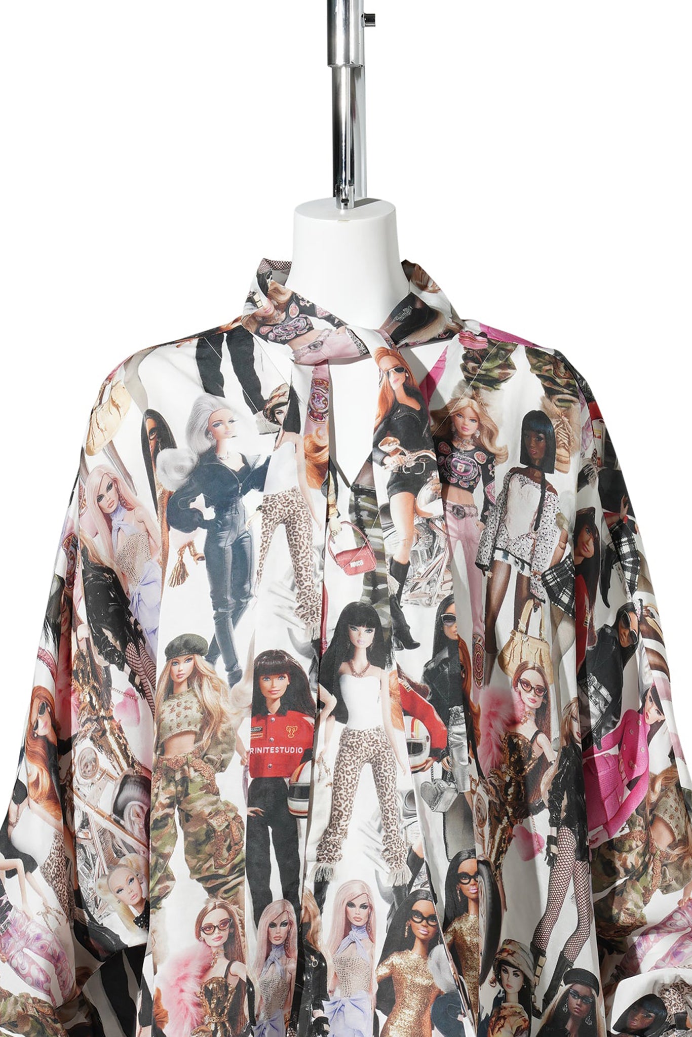 REVERSIBLE TIE V-NECK BARBIE PRINT BLOUSE / MULTI COLOR