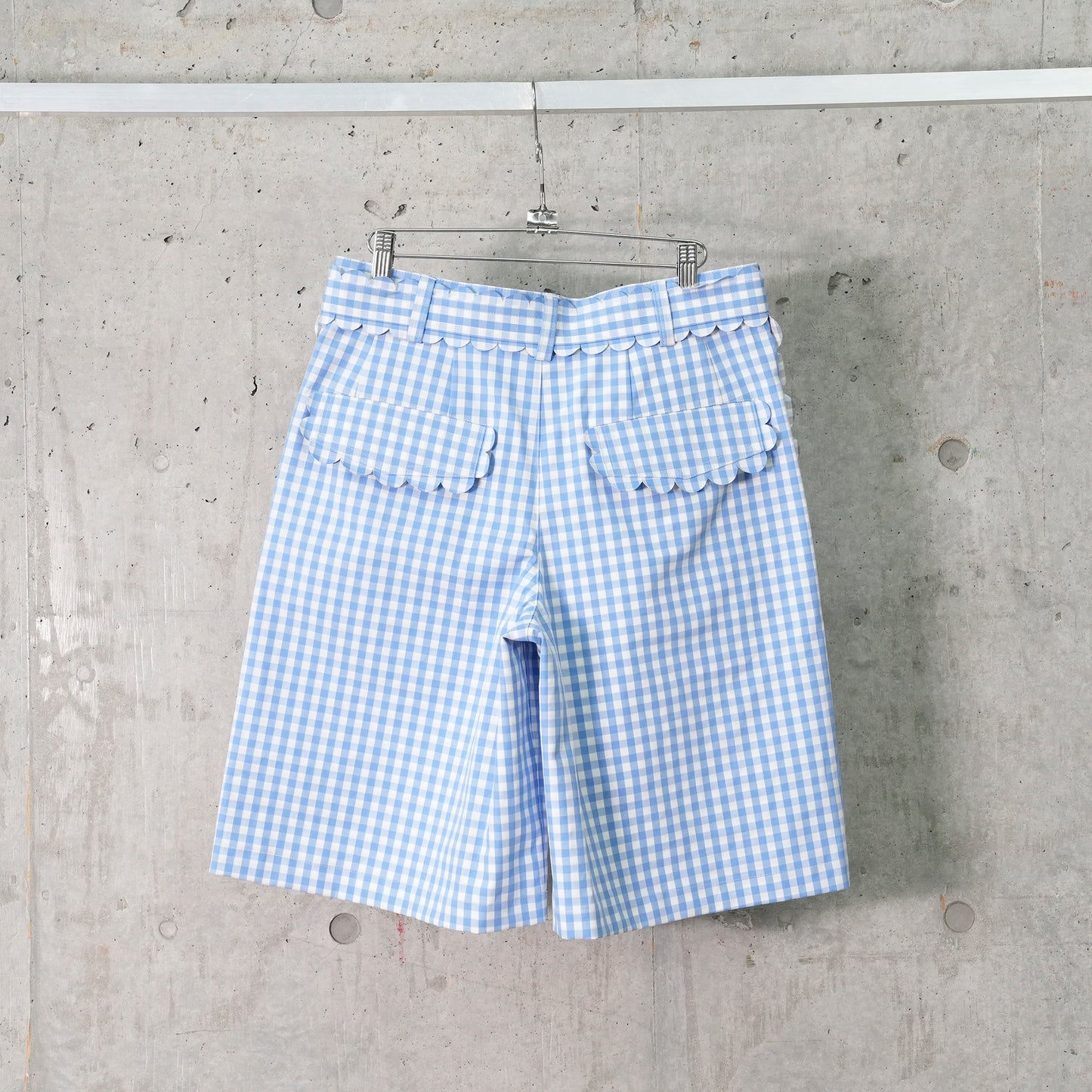 SPEECH BUBBLES BELTED SHORT TROUSERS / SAXE BLUE AND GRAY GINGHAM