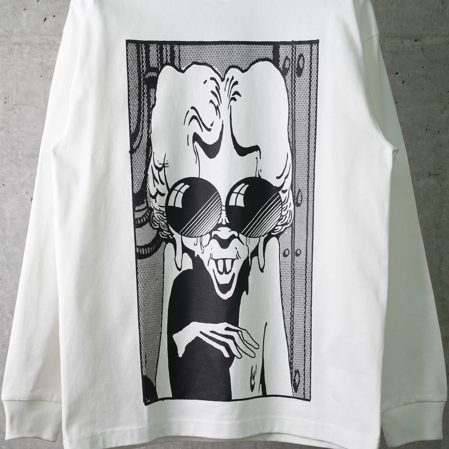 COMICS FLAT SHADES LONGSLEEVE / WHITE