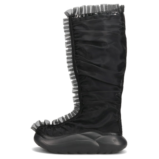 W UGG CS RUFFLE BOOT TALL / BLACK