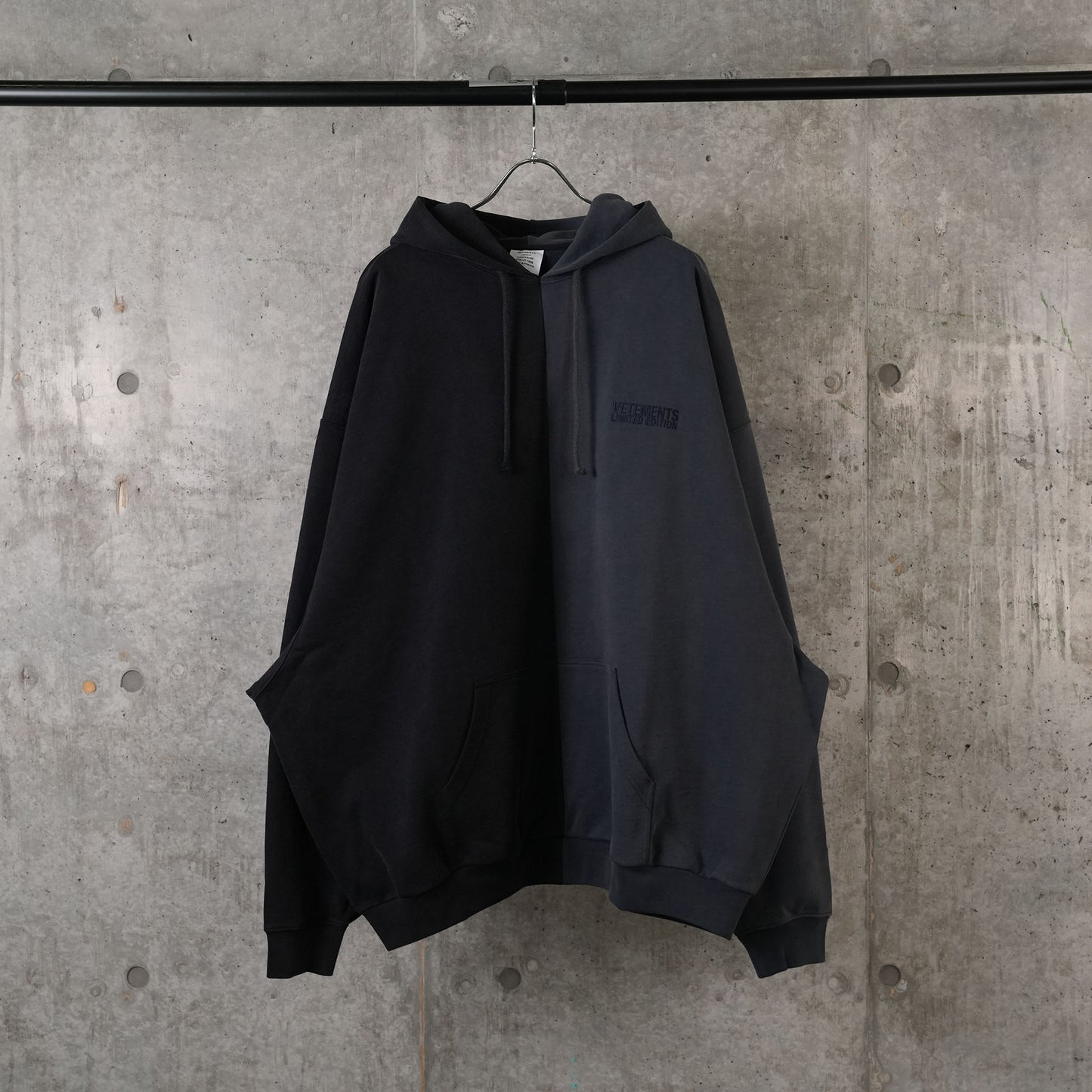 SPLIT CUT-UP HOODIE / BLACK