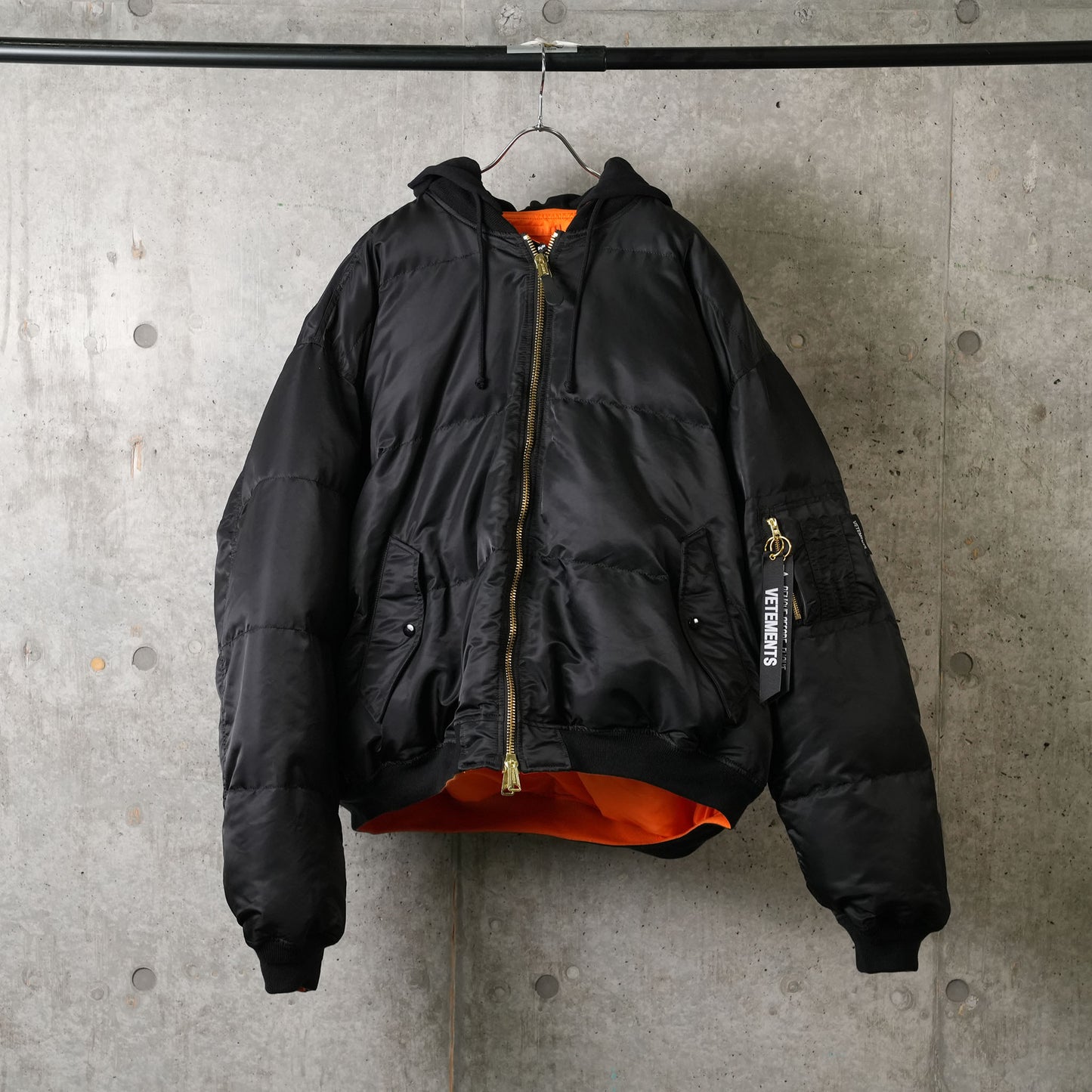 SPLIT HOODED BOMBER JACKET / BLACK