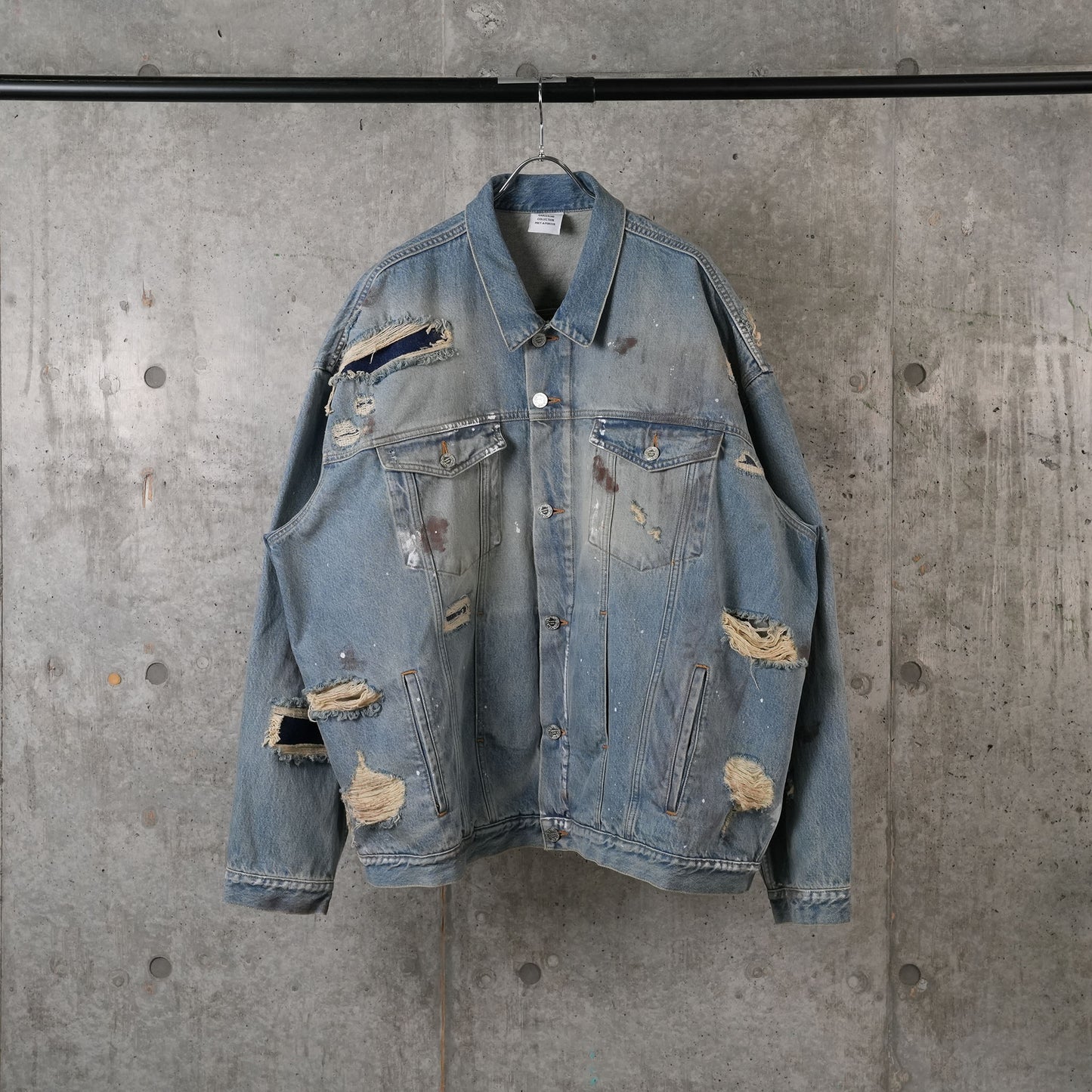 TRASHED DENIM JACKET / DISTRESSED