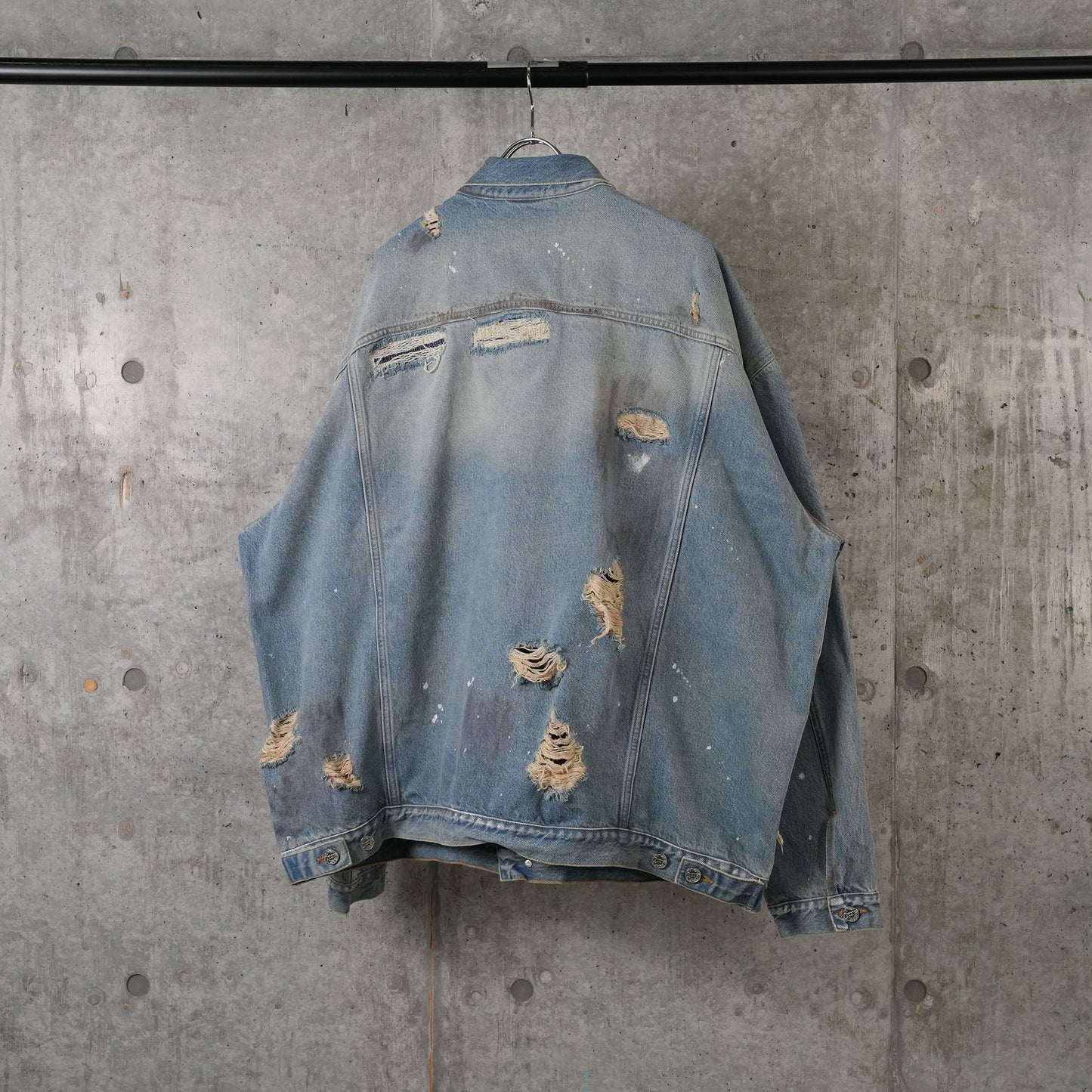 TRASHED DENIM JACKET / DISTRESSED