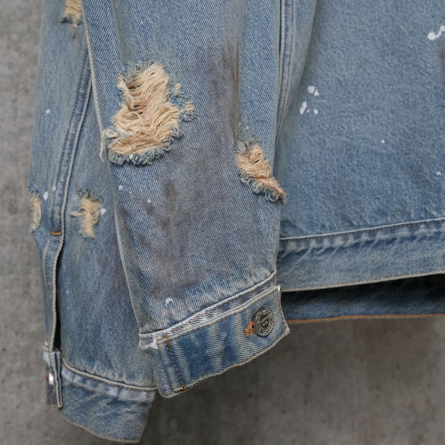 TRASHED DENIM JACKET / DISTRESSED