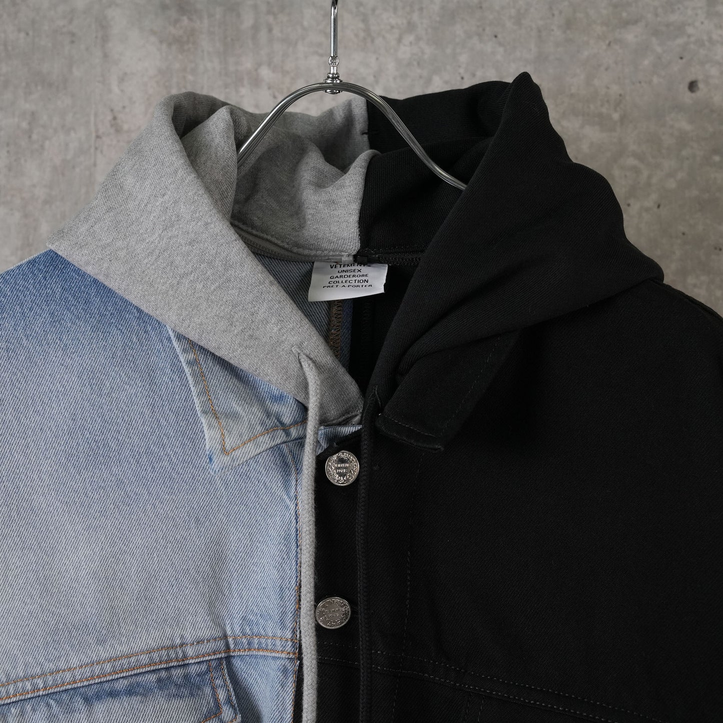 SPLIT DECONSTRUCTED DENIM JACKET WITH A / LIGHT BLUE