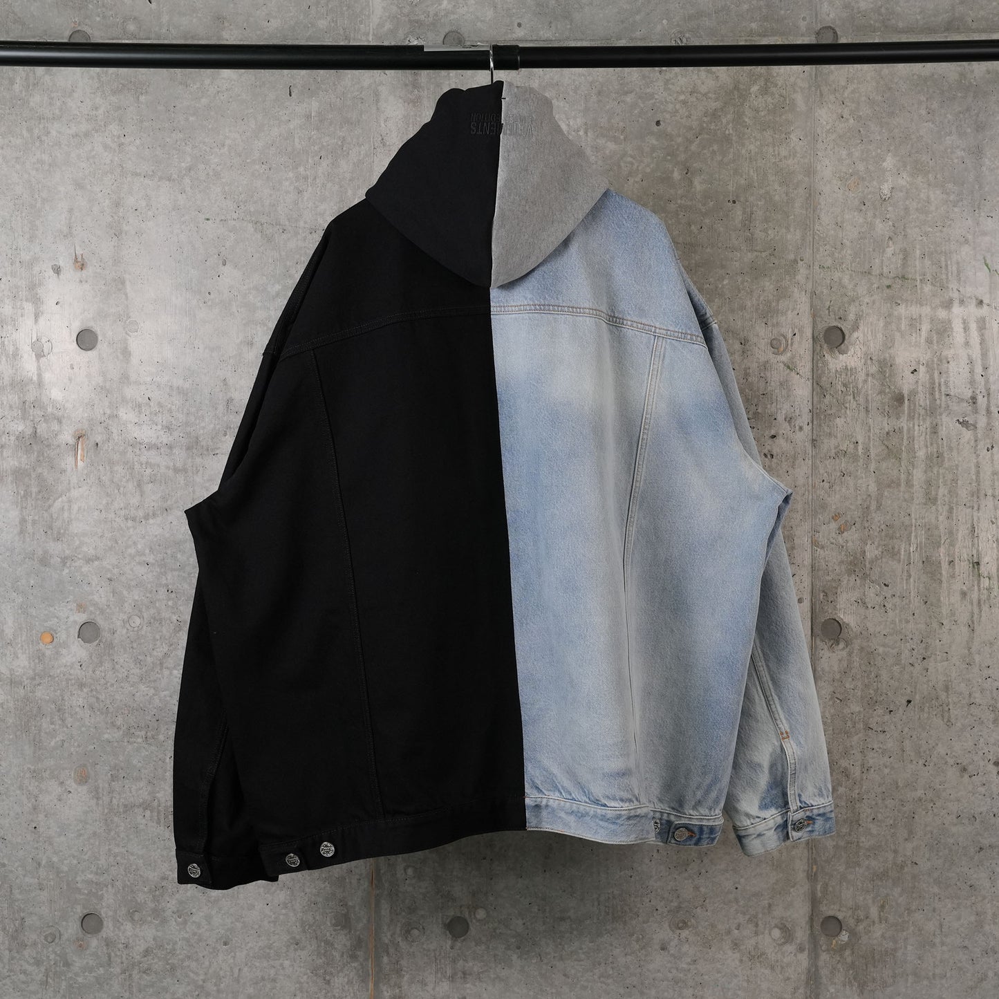 SPLIT DECONSTRUCTED DENIM JACKET WITH A / LIGHT BLUE