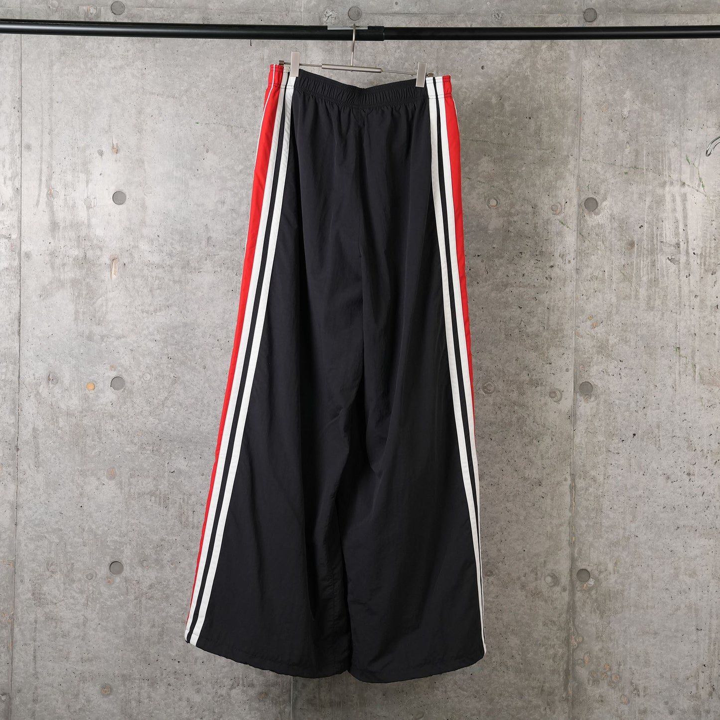 TRACKSUIT PANTS / BLACK