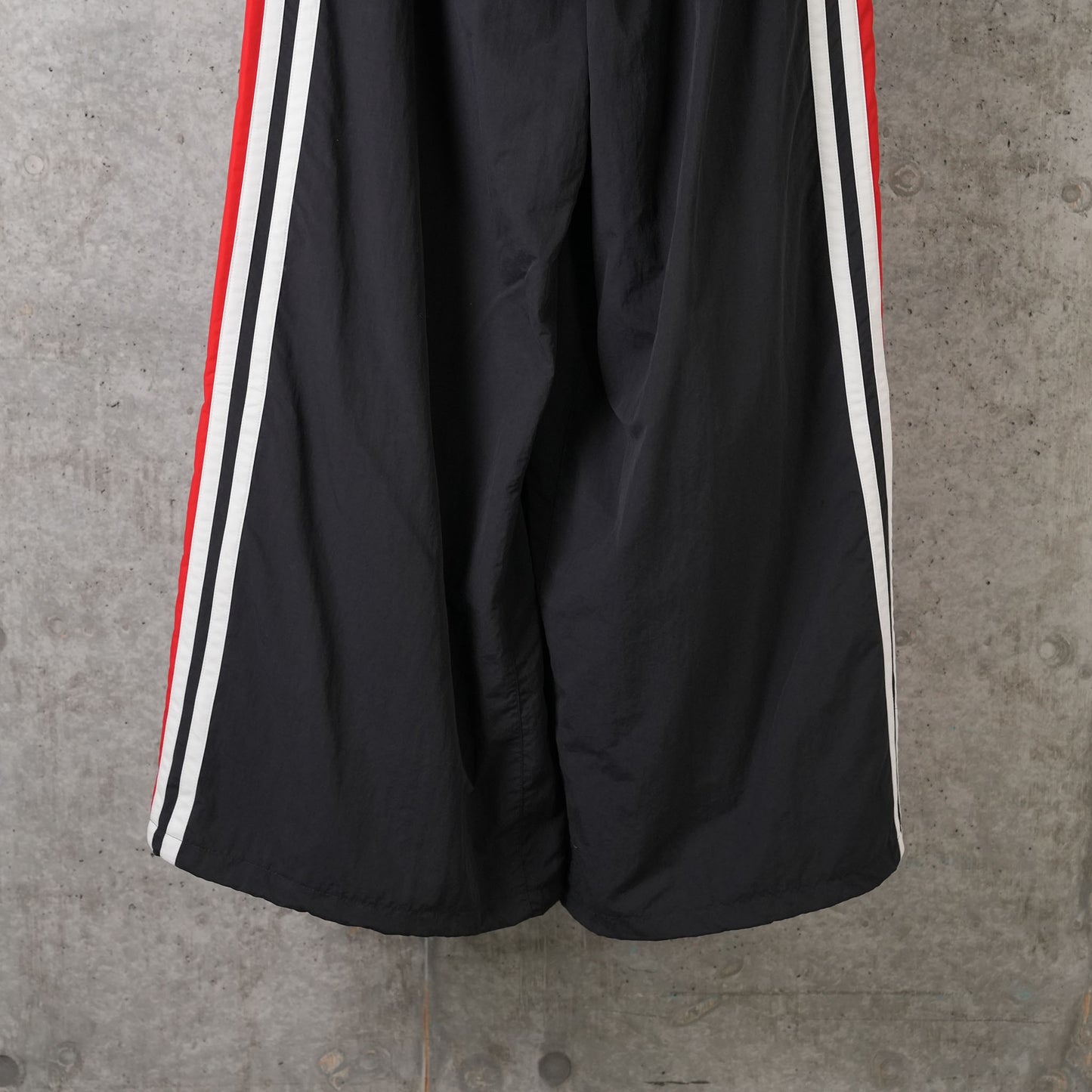 TRACKSUIT PANTS / BLACK